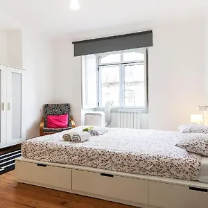 Silver Flower - Flat In Center Pensión